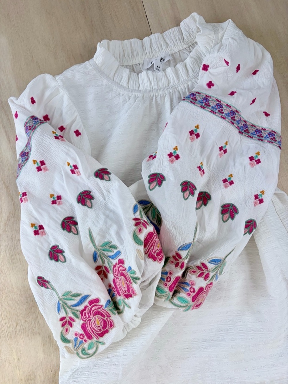 THML Boho White Peasant Top XS Pink Floral Embroidered Puff Sleeve - Picture 12 of 14